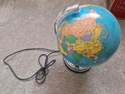 Photo of free Globe (Rushden) #1
