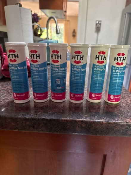Photo of free Pool test strips 6 way (Meacham and Kirchhoff) #2