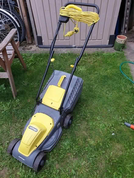 Photo of free Electric lawnmower (Ickleford. SG5) #3