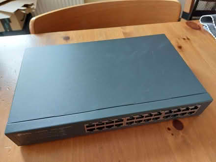 Photo of free 24-port Gigabit Switch (Handbridge CH4) #2