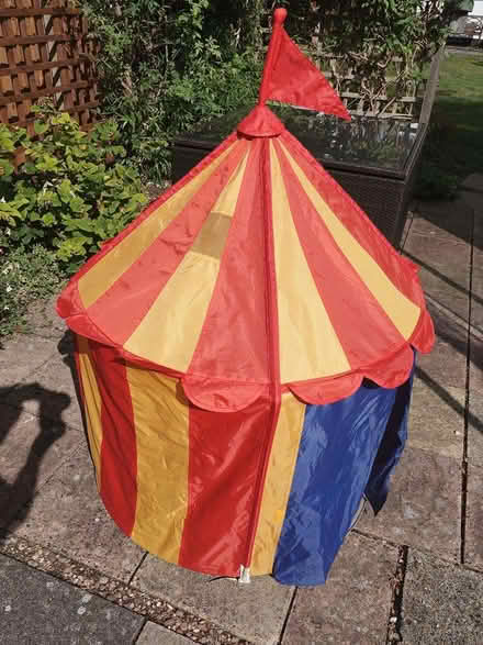 Photo of free child's play tent (South Heighton BN9) #1