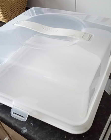 Photo of free Square Cake Box (LE8 5AH) #2