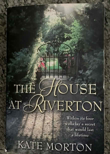 Photo of free 6 Kate Morton books (Brinnington SK5) #1