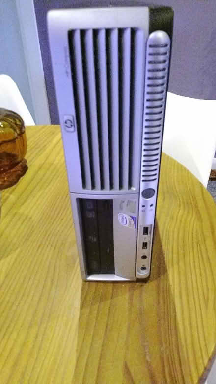 Photo of free Desktop Computer Linux Mint (Walton on the Hill L4) #1
