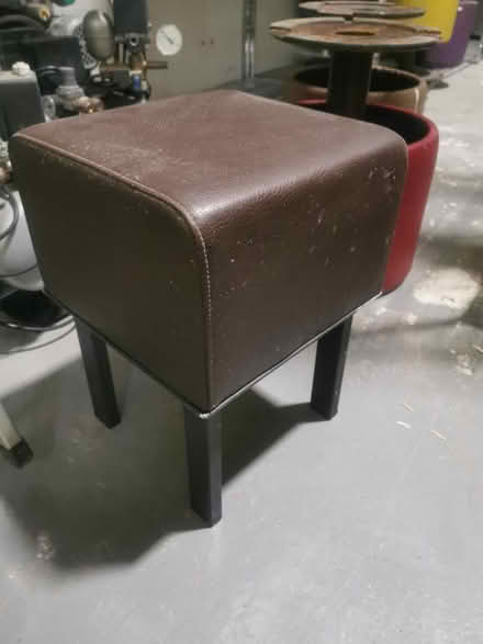 Photo of free stools x 16 (TN34 amhurst) #1