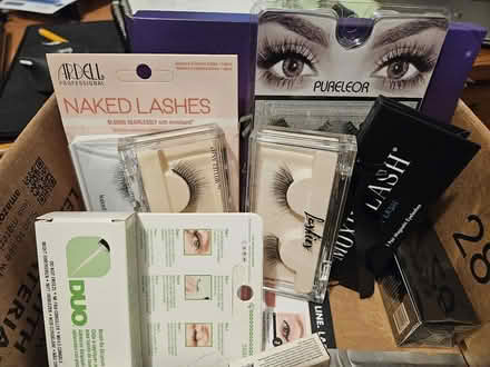 Photo of free False eyelashes - several- new (92 & Alameda de las Pulgas) #1