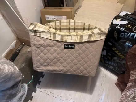 Photo of free Dog car seat (West Hampstead NW6) #1