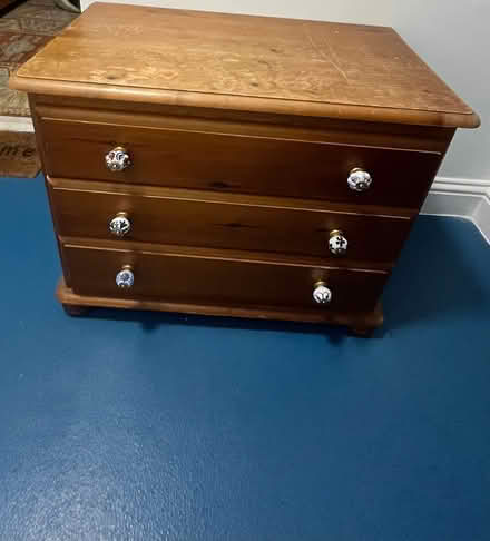 Photo of free Small Chest of Drawers (Hales (Next To Loddon)) #1
