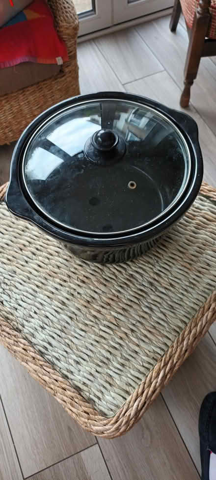 Photo of free Slow cooker cooking pot (Crosspool S10) #2