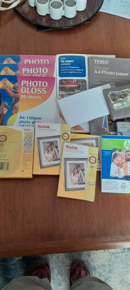 Photo of free Selection of photo paper (Whitegrove RG42) #1