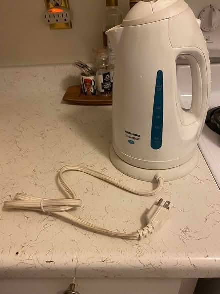 Photo of free Electric kettle (Leaside) #2