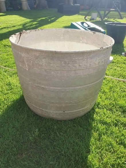 Photo of free Large plastic plant pot (Enfield EN2) #1