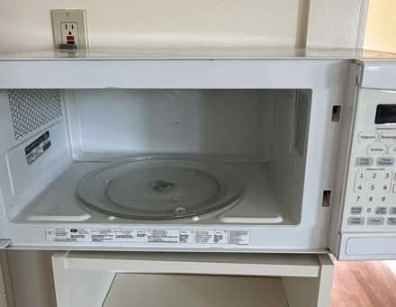 Photo of free GE Microwave (Pt Richmond) #2