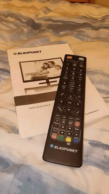 Photo of free Blaupunkt 23" TV 24/2071-GB-207l-GB-3B-FHKDUP - DVD/Remote (Malton YO17) #4