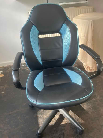Photo of free Blue and black gaming chair (Bilton, CV22) #1