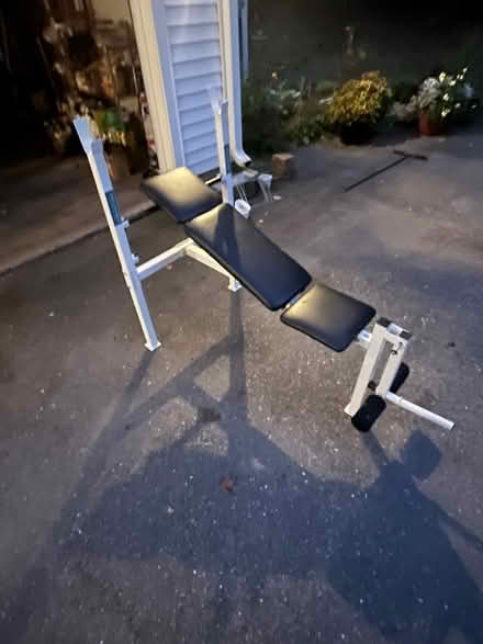 Photo of free weight bench - Pepperell (near Rt 119/113-Pepperell) #1