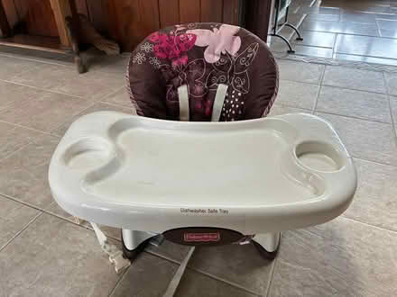 Photo of free baby eating chair (La Habra Heights - east side) #1
