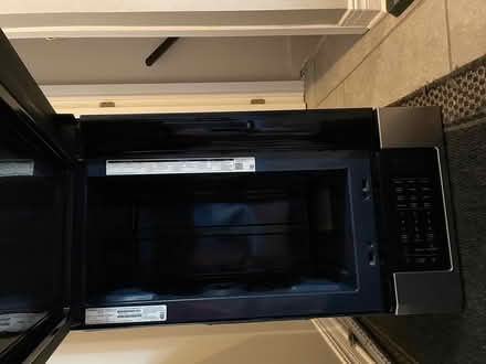 Photo of free OTR Microwave – doesn’t heat (Riverside/Hunt Club) #2