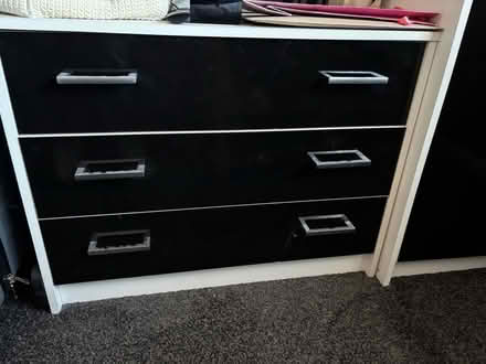 Photo of free Wardrobe and matching chest drawers (Wantage OX12) #4