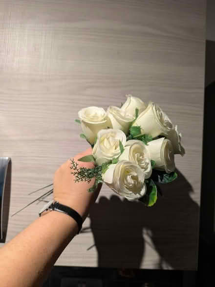 Photo of free Fake white roses (Sutton courtenay OX14) #1