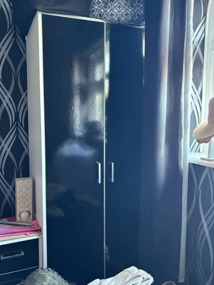 Photo of free Wardrobe and matching chest drawers (Wantage OX12) #1