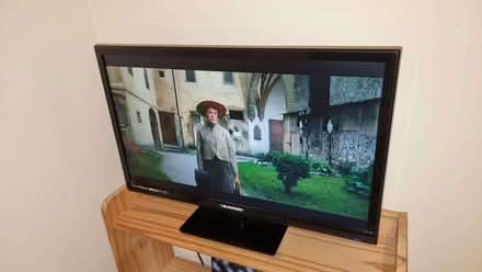 Photo of free Blaupunkt 23" TV 24/2071-GB-207l-GB-3B-FHKDUP - DVD/Remote (Malton YO17) #1