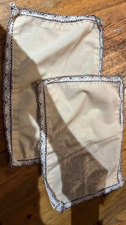 Photo of free Tablecloth and two placemats (Ottawa west) #1
