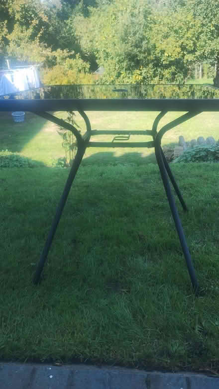 Photo of free Garden table (Bexley DA5) #2