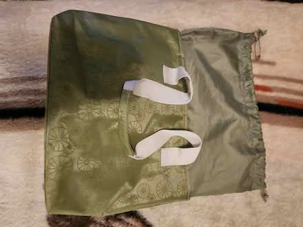 Photo of free Insulated bag (Wellington Village) #3