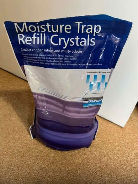 Photo of free Moisture trap refill crystals (GU14) #1