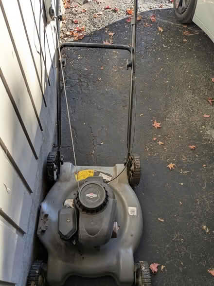 Photo of free Gas lawn mower (Ottawa West, near IKEA) #1