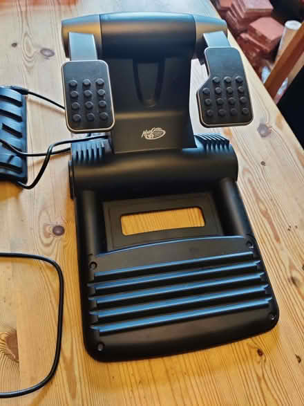 Photo of free MadCatz Gaming Steering Wheel/Pedals Xbox 360 (Moorlands LA1) #1