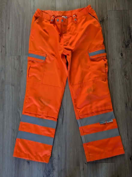Photo of free Hi Viz work trousers 38" waist, 31" inside leg. Clean cond (Purley on Thames RG8) #1