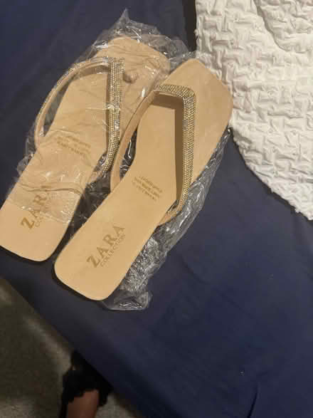 Photo of free Shoe&bracelet (SR4 6TH) #2