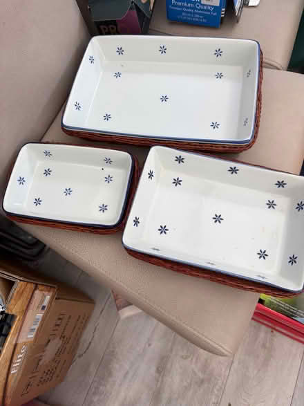 Photo of free Set of dishes (Palmers Green N13) #1