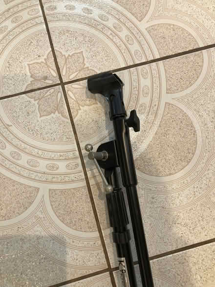 Photo of free Microphone stand (Lightpill GL5) #2