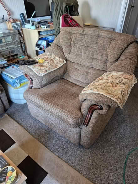 Photo of free 3 pce suite (G66 1LL) #3