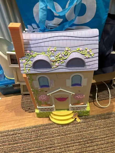 Photo of free Large dolls house (OX1 henwood) #1