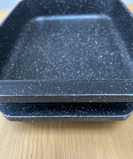 Photo of free 2 x Eaziglide Large Roasting Tins (Lodge Moor S10) #2