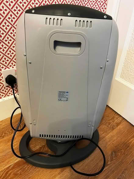 Photo of free Daewoo Halogen Heater (Dorking RH4) #1
