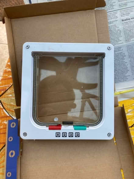 Photo of free White Magnetic Cat Flap, used (BN43) #1