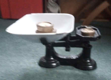 Photo of free old fashioned market scales (Bronllys LD3) #1