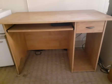 Photo of free One desk (Metuchen nj) #1