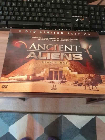 Photo of free DVD (Manor Top S2) #1