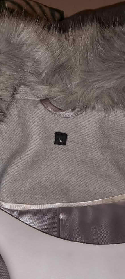 Photo of free Women's gray coat (CR7) #4