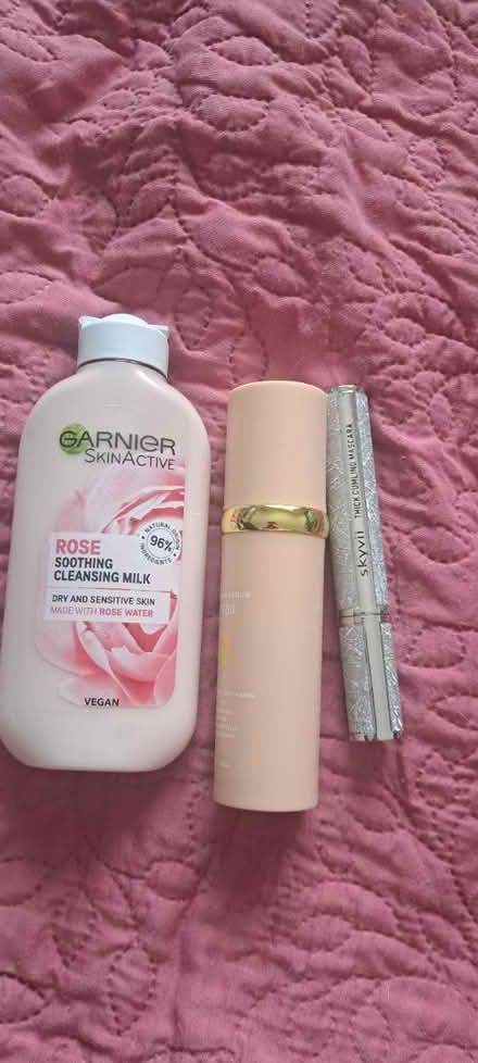 Photo of free Make up stuff (RG302) #1