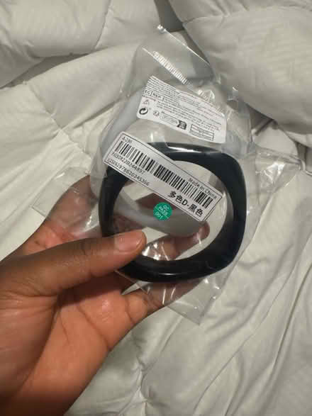 Photo of free Shoe&bracelet (SR4 6TH) #4