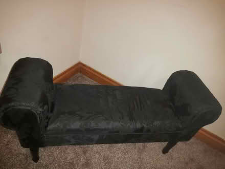 Photo of free Stool chair velvety finish (Saints LU3) #2