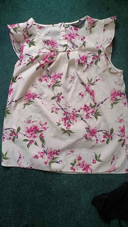 Photo of free Summer top, Bras, sports bras (White City, W12) #1