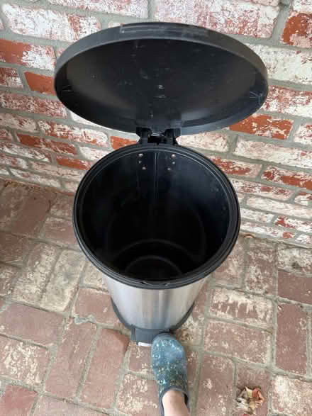Photo of free Trash bin (Rancho Rinconada, Cupertino) #2
